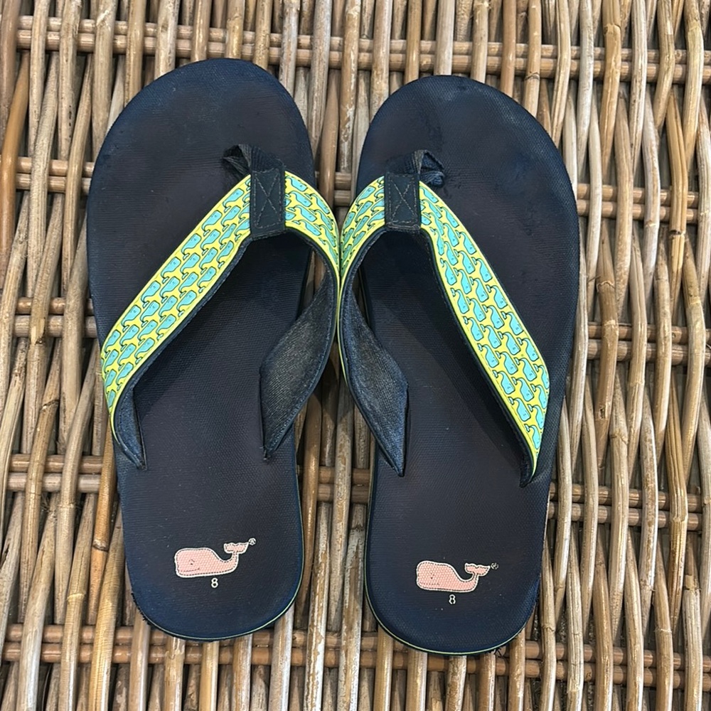 Vineyard Vines Navy and Yellow Whale flip flops size 8